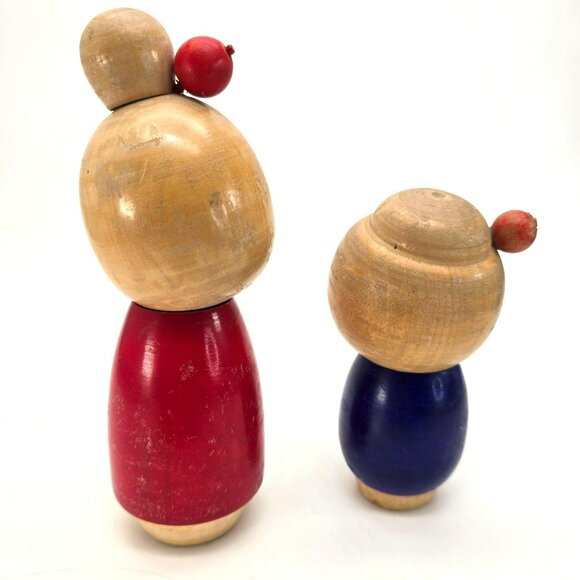 Vintage Japanese Kokeshi Dolls Handcrafted Wooden Pair Red Blue JE129 - Picture 4 of 8